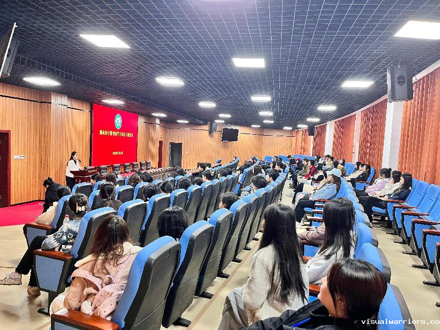 学习委员入馆学习助力学生深度探索知识海洋