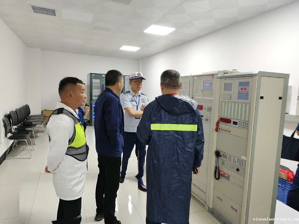 市消防救援支队指导我校消防安全工作